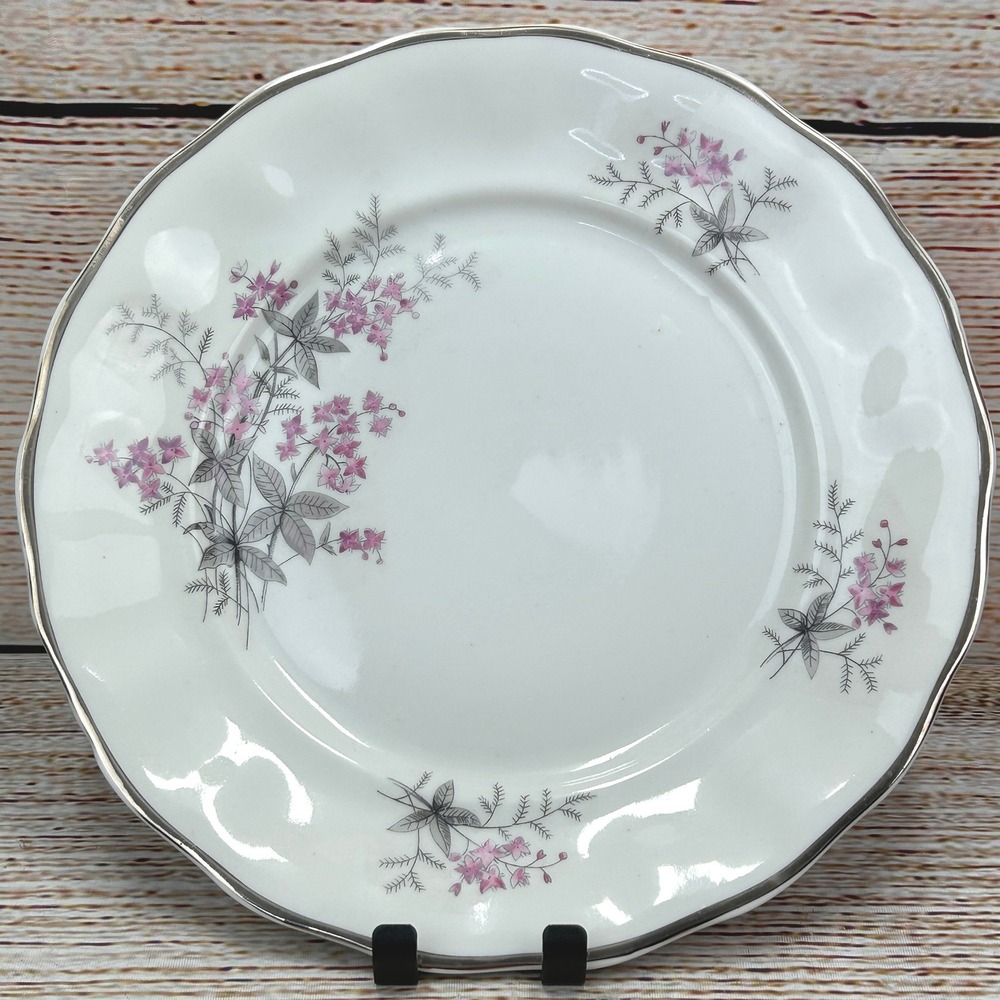 Favolina Karolina Jarolina‎ Poland China Dinner Plate Silver Scalloped 3879 3